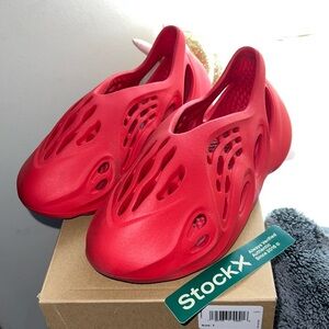 Red Yeezy foam runners size 7 in men 8.5 in women
